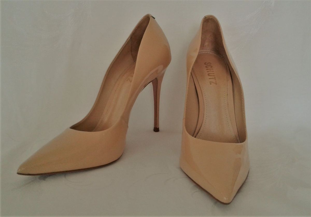 schutz scarpin nude