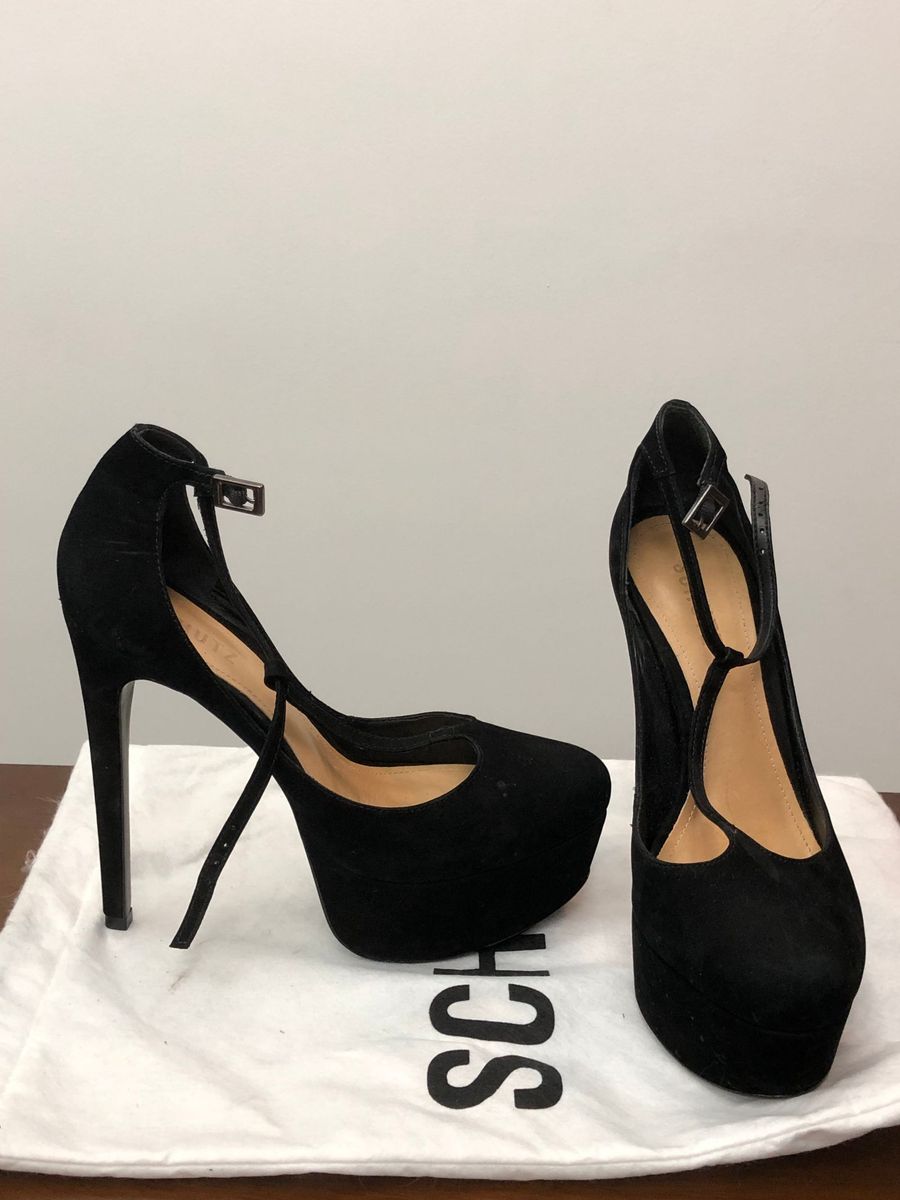 scarpin schutz preto