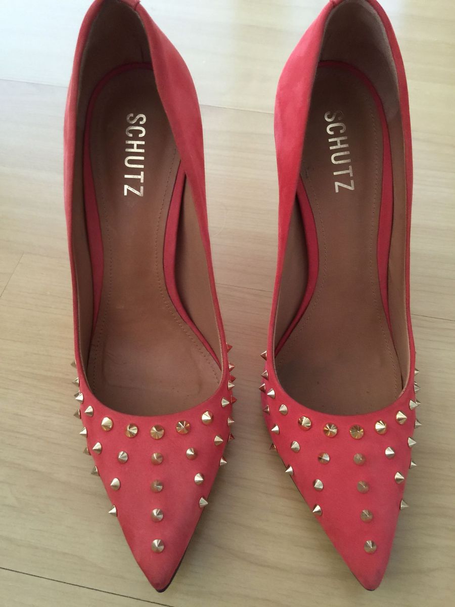 scarpin spikes schutz