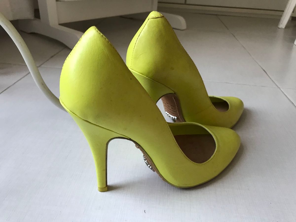 scarpin verde limão