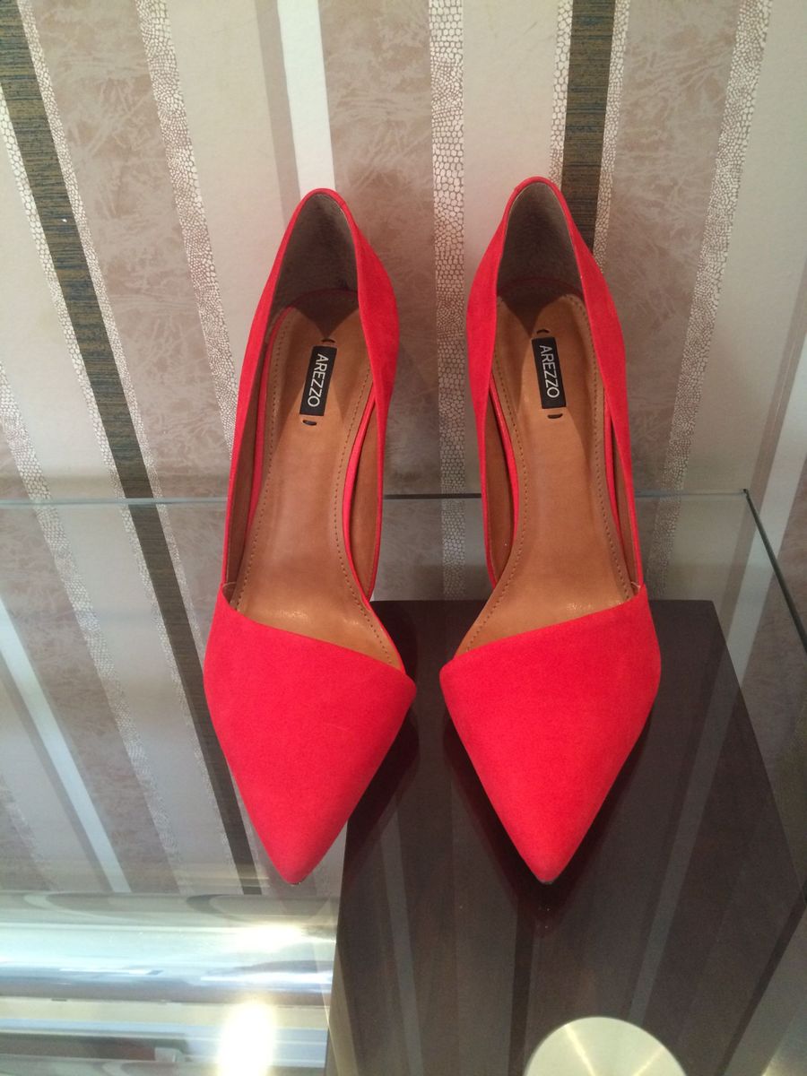 scarpin vermelho arezzo