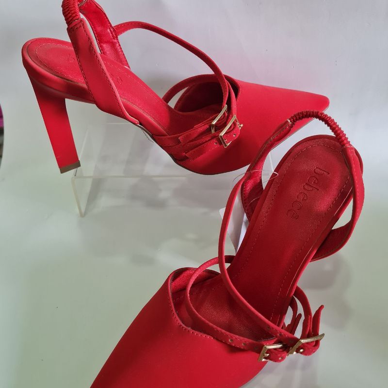 Scarpin Vermelho com Fivela Sapato Feminino Bebecê Nunca Usado