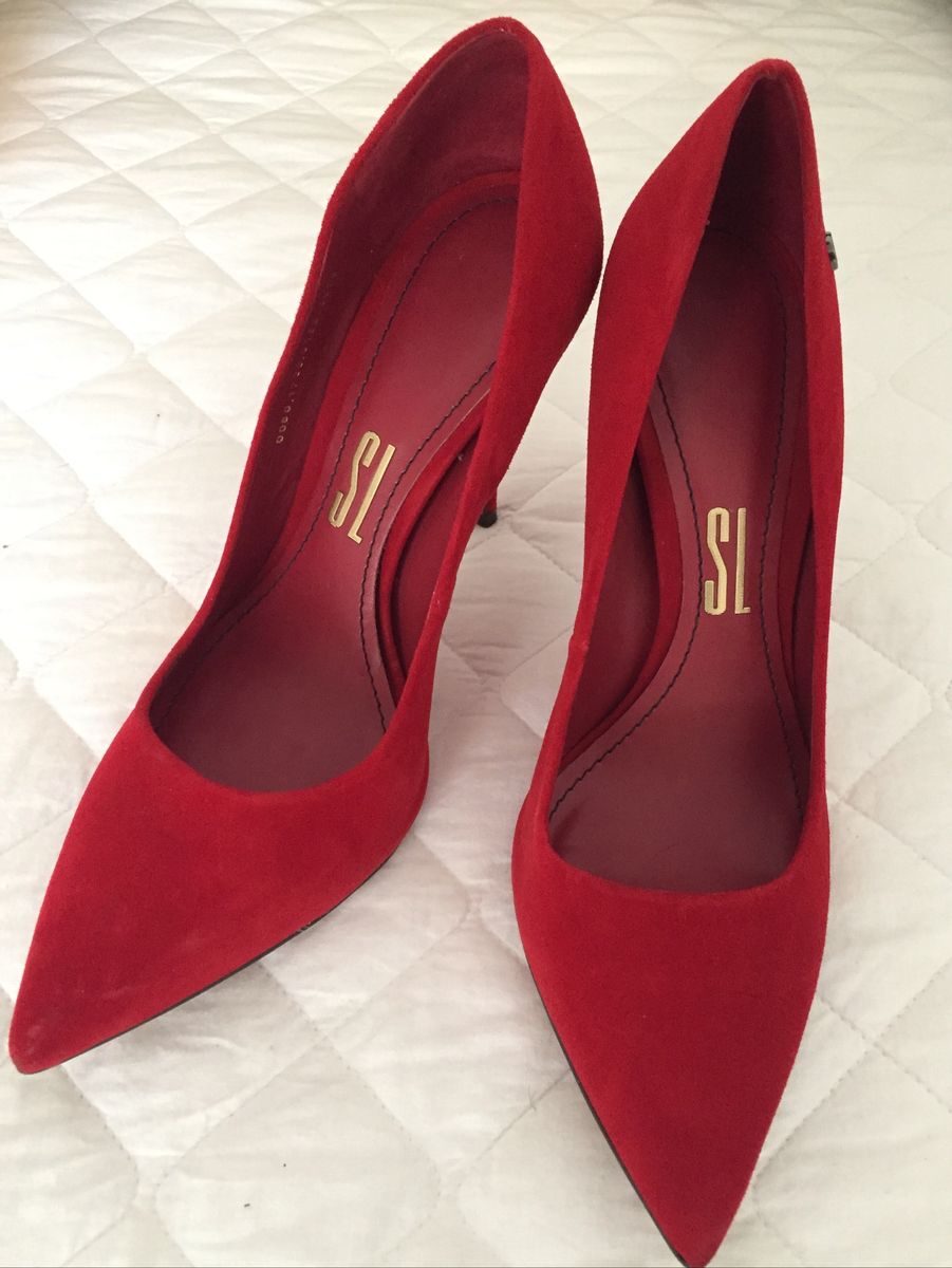scarpin camurça vermelho