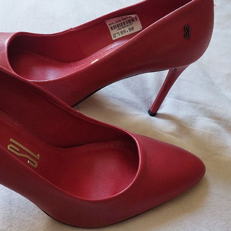 Scarpin vermelho santa store lolla