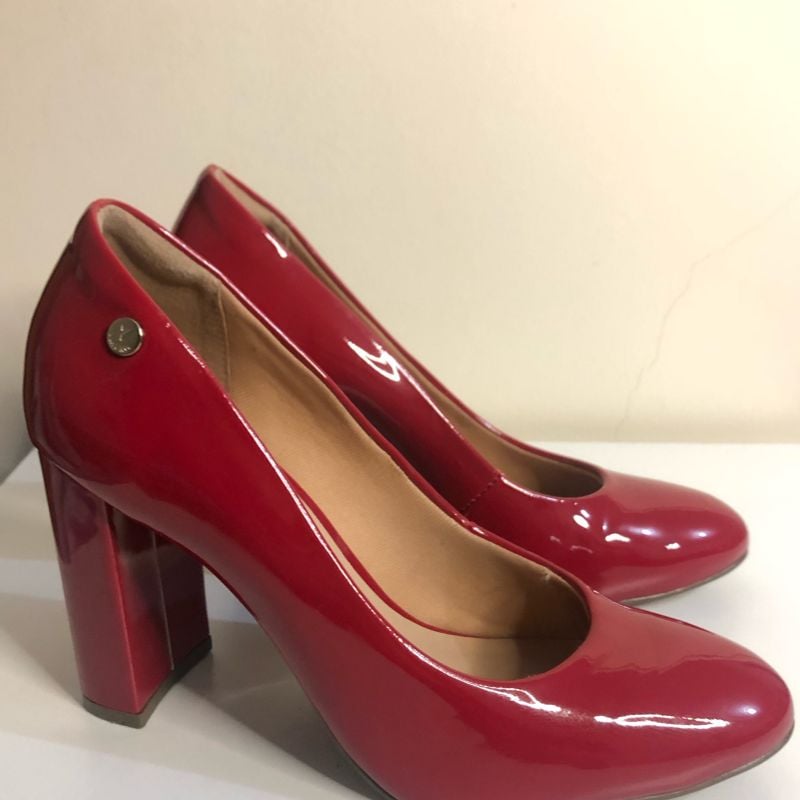 Sapato vermelho hot sale via uno