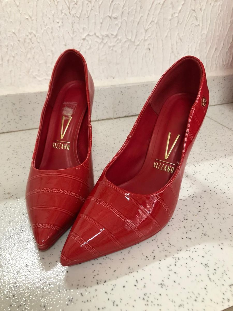 sapato feminino vermelho vizzano