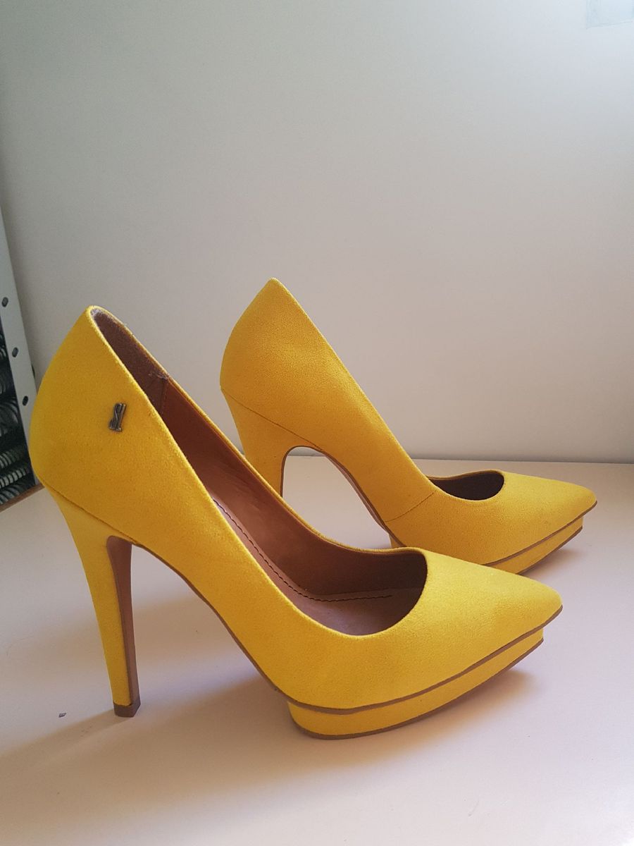 scarpin santa lolla amarelo