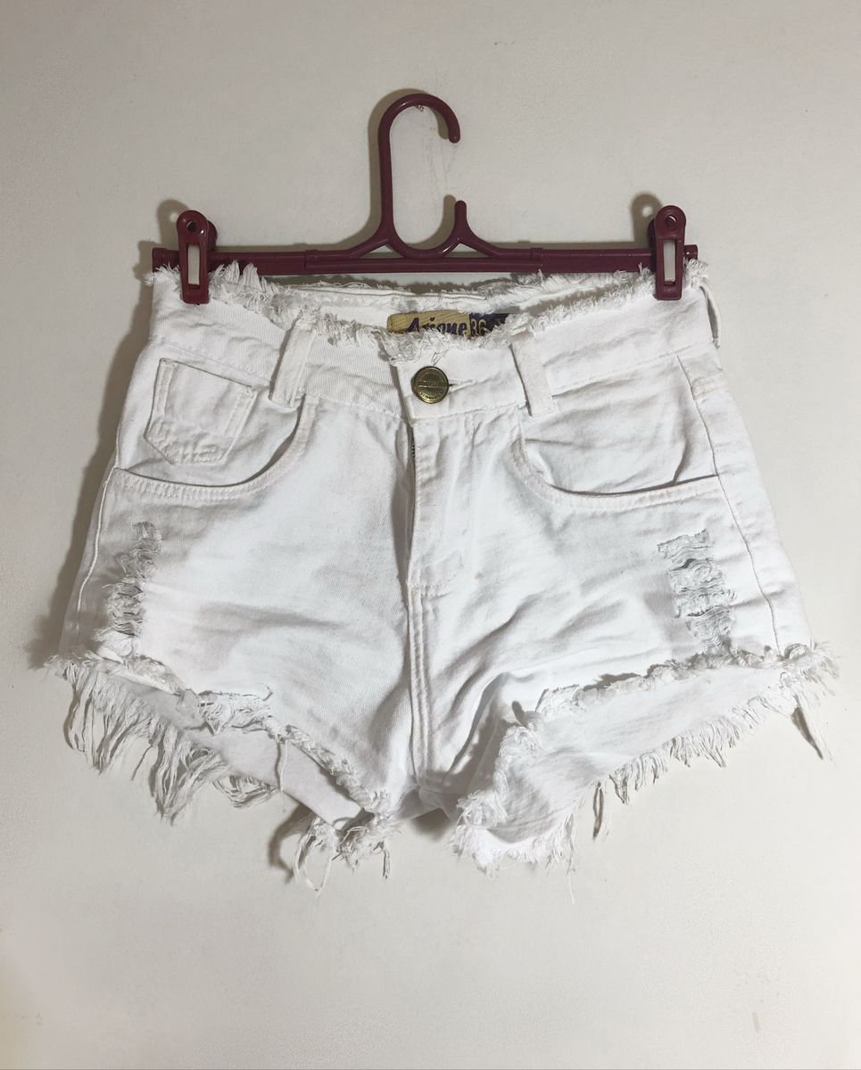 short desfiado branco