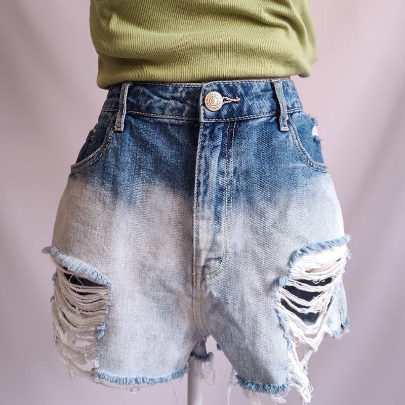 Short destroyed best sale cintura alta