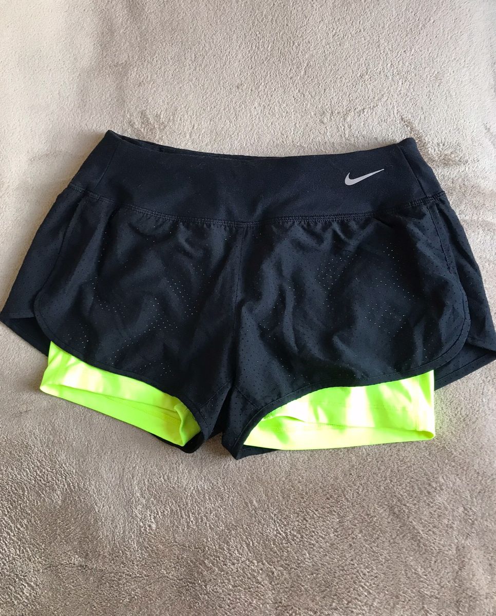 short nike verde