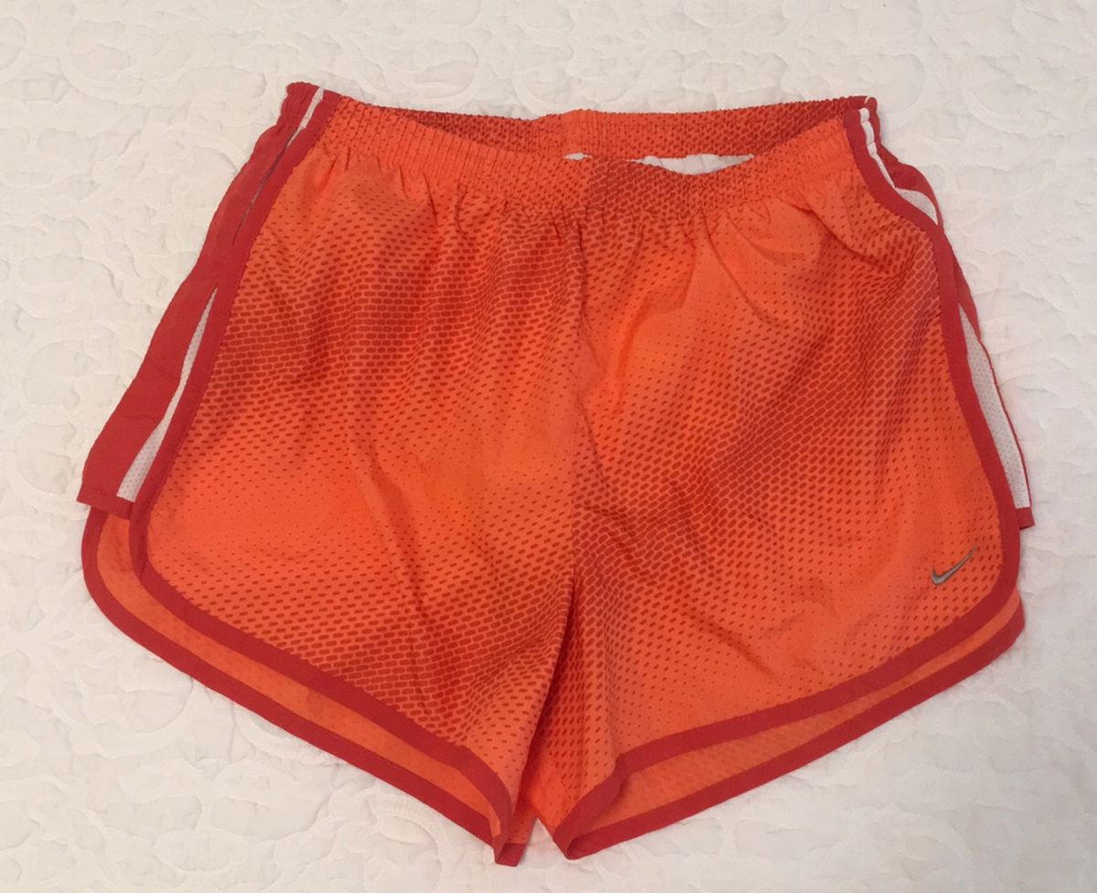 short nike feminino dry fit