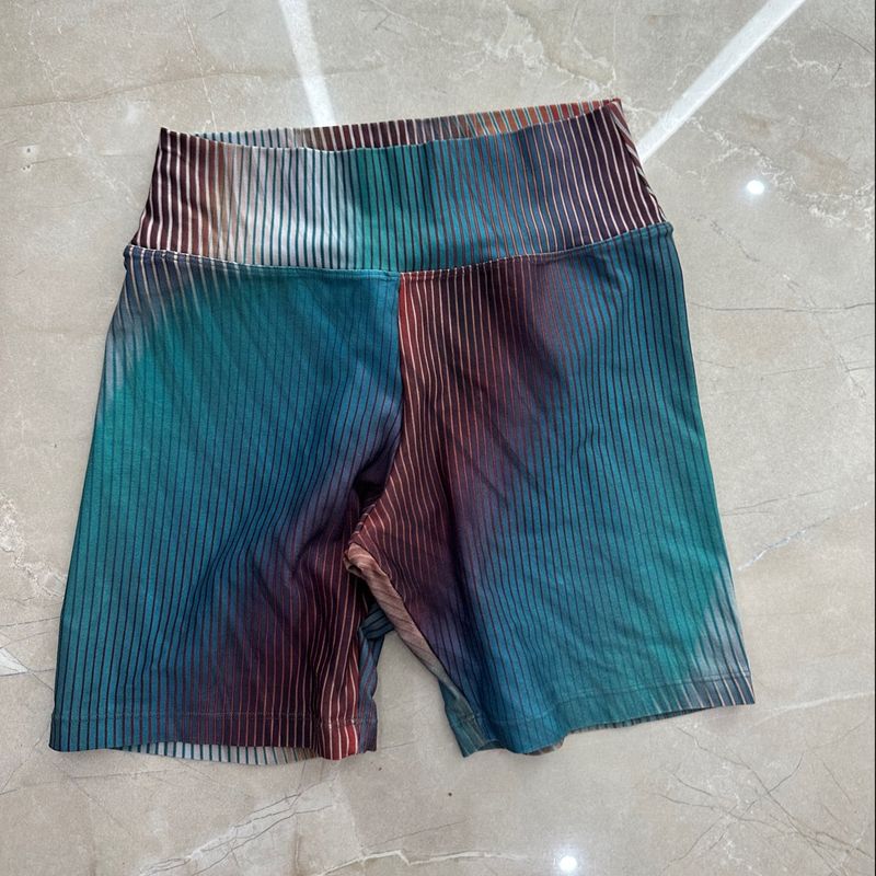 Short Running Azul e Verde 2 Lululemon Tam 6 | Shorts Feminino Lululemon  Usado 94180402 | enjoei