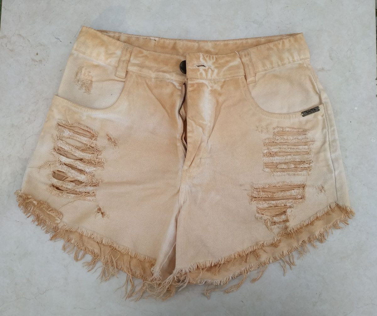 short jeans bege