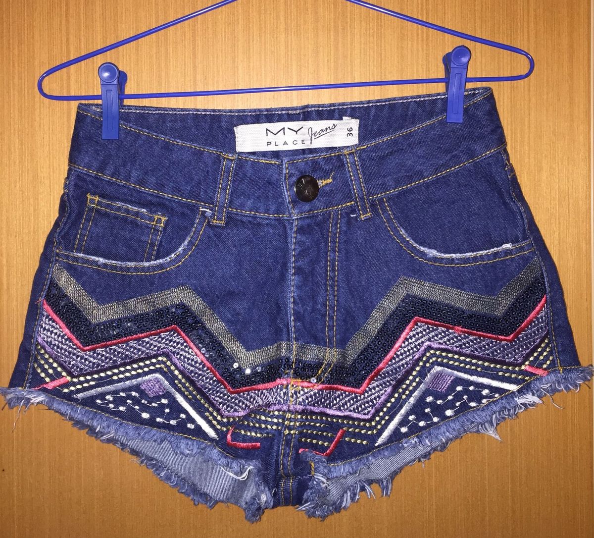 short jeans com bordado