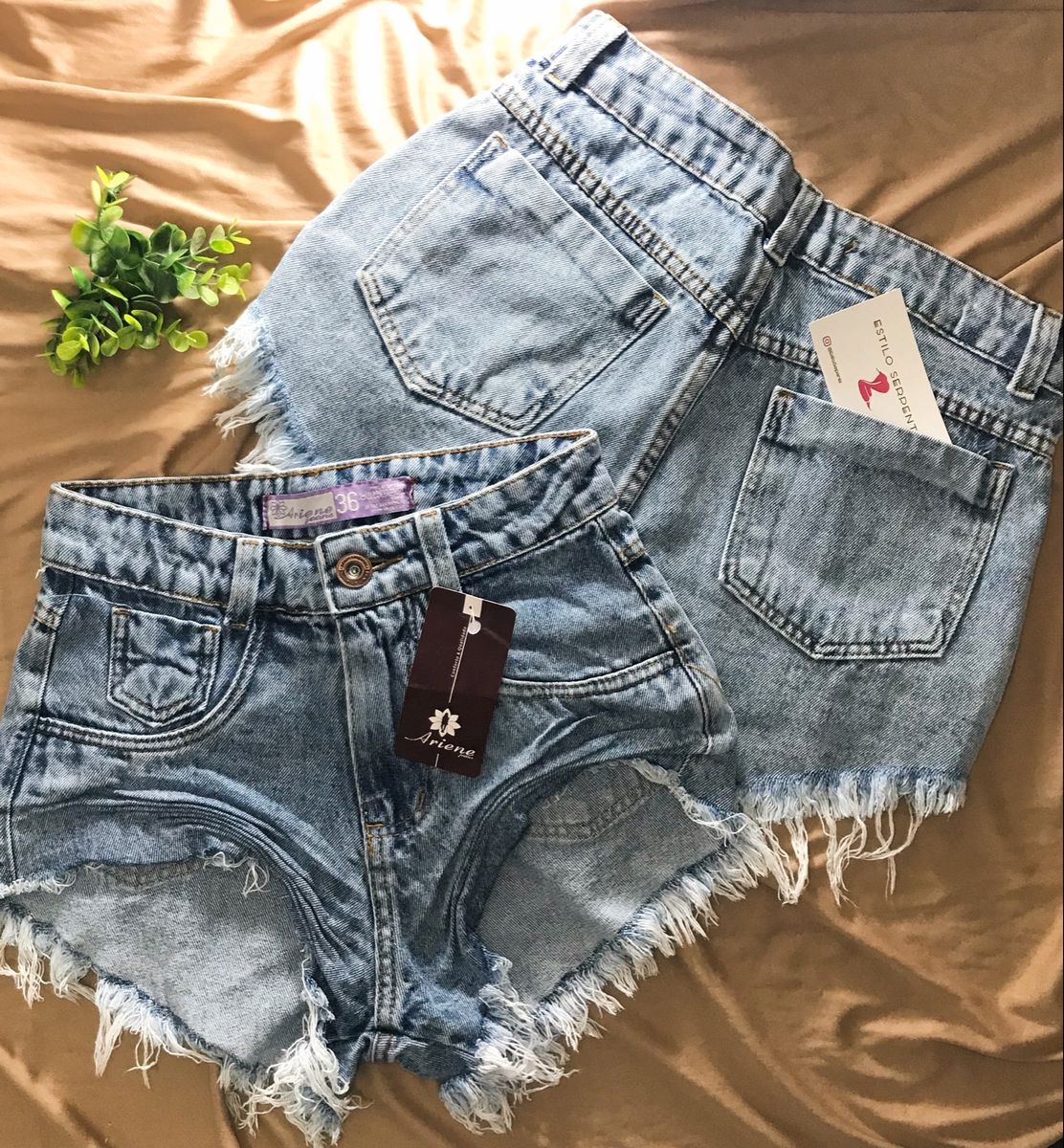 Short Jeans Curto Cintura Alta Acinturado Desfiado Tamanho 40, Shorts  Feminino Nunca Usado 77652622