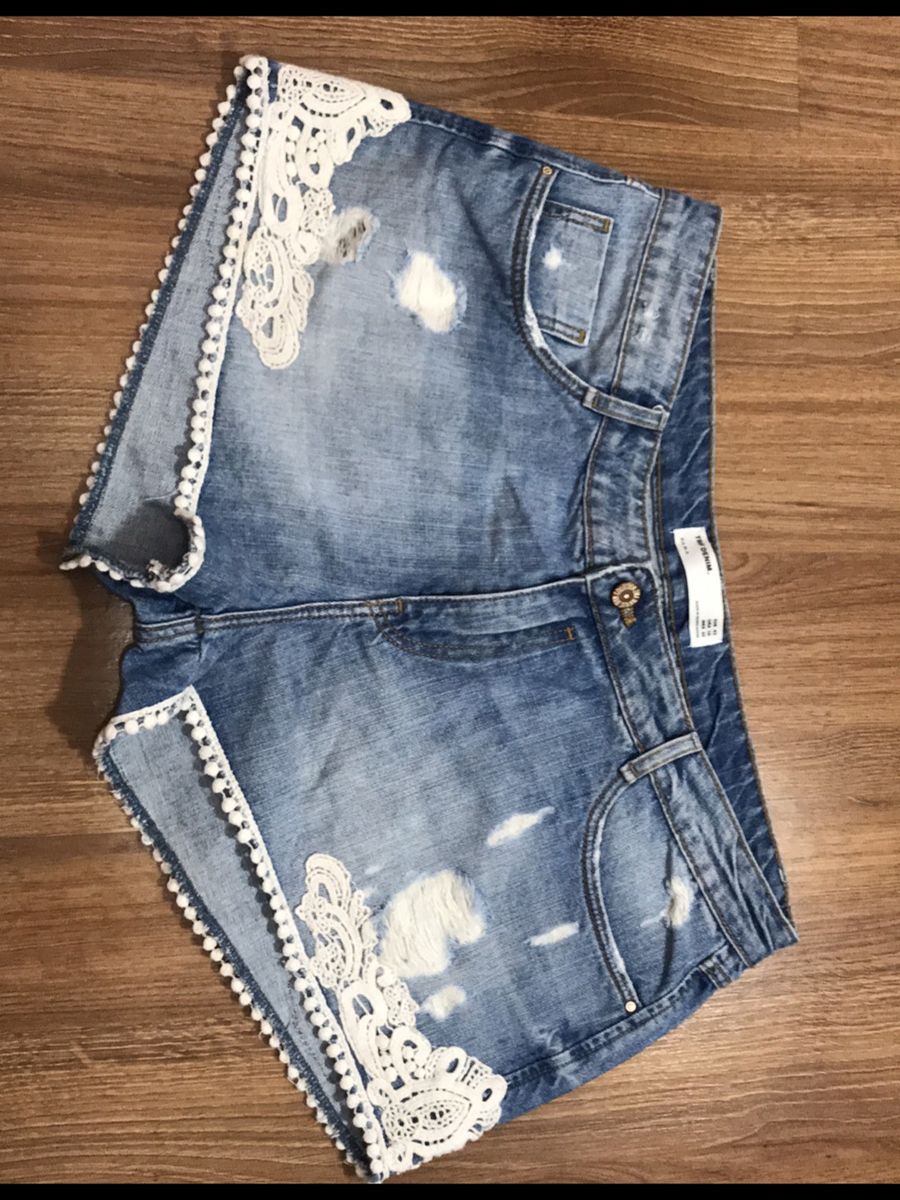 short jeans com detalhes