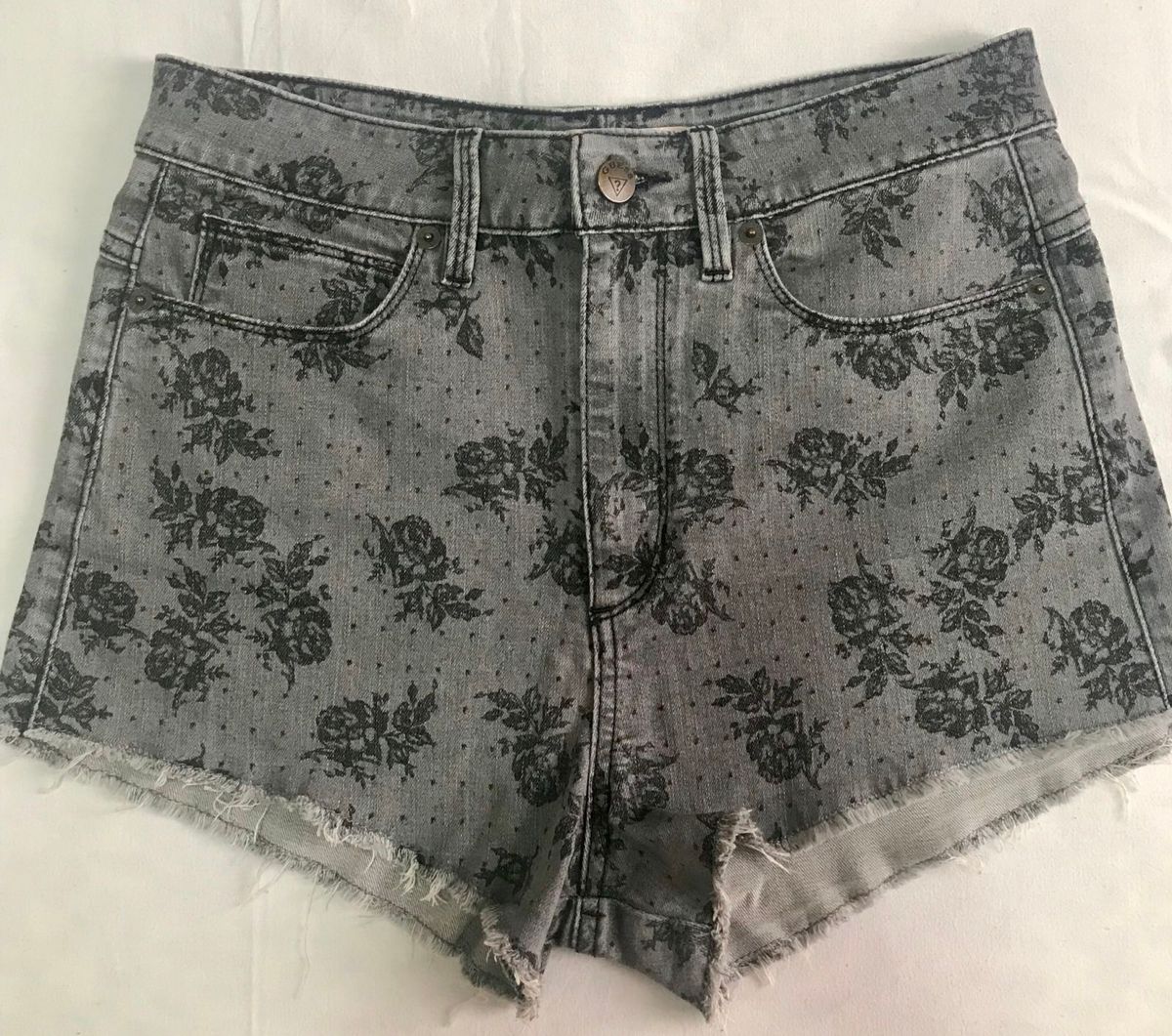 Short Jeans - Guess - 38 - Estampa Floral | Shorts Feminino Guess Usado ...