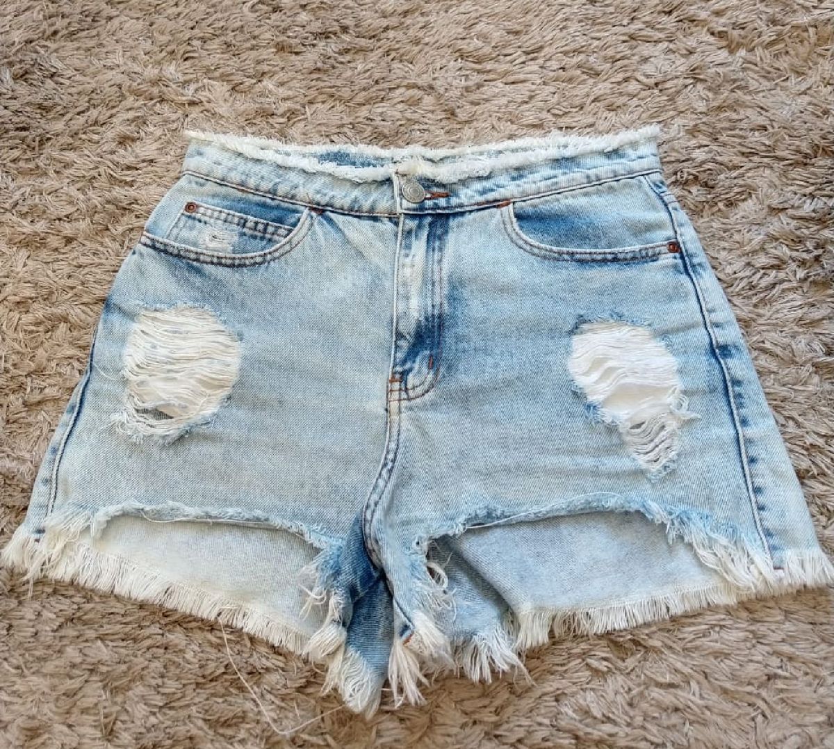 short jeans lavagem clara
