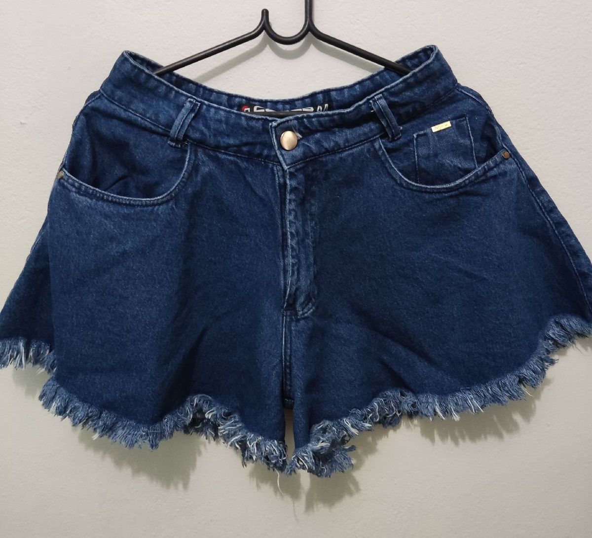 Short Jeans Modelo Larguinho da Moda | Shorts Feminino Caedu Usado 92344248  | enjoei