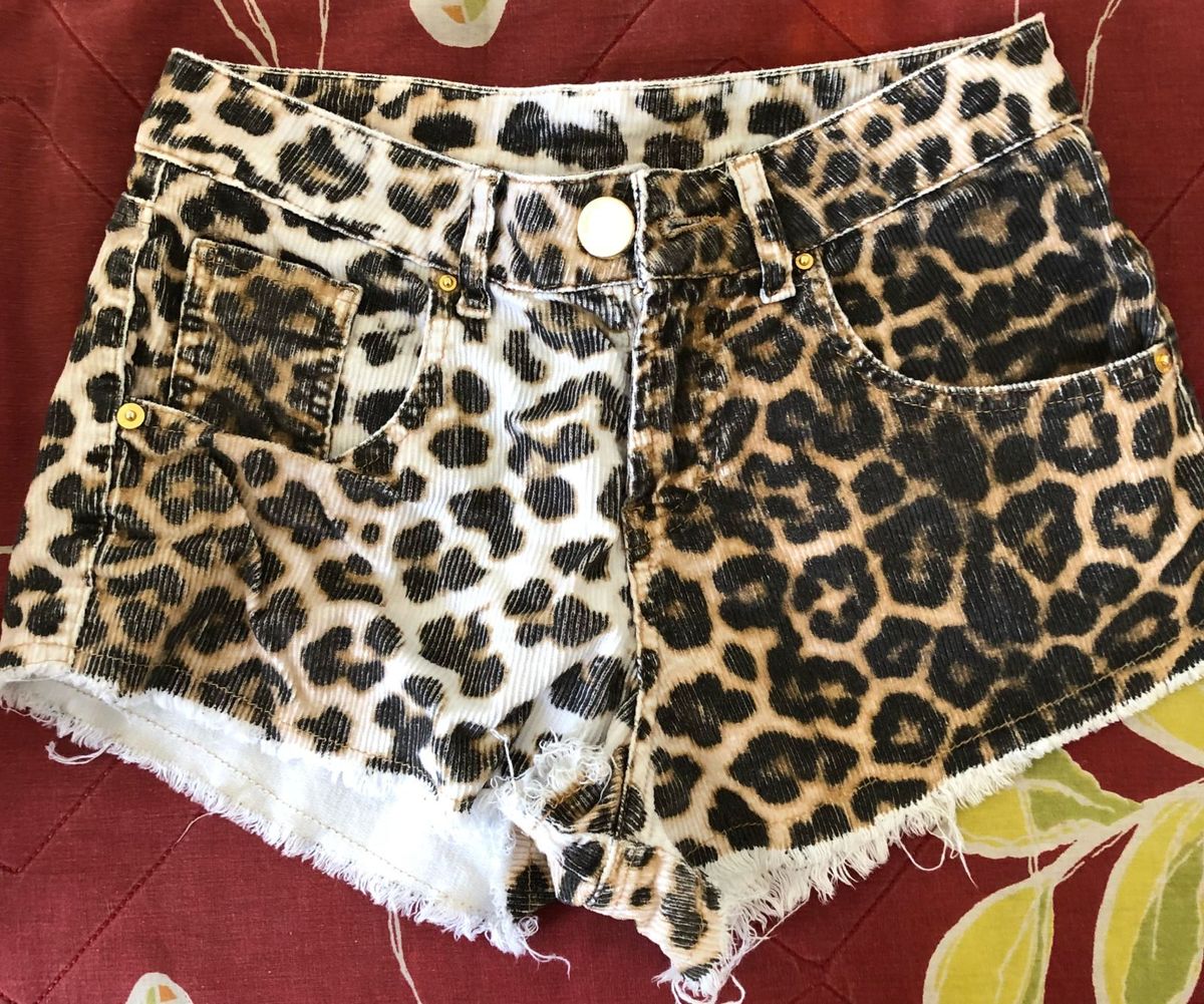 short de oncinha jeans