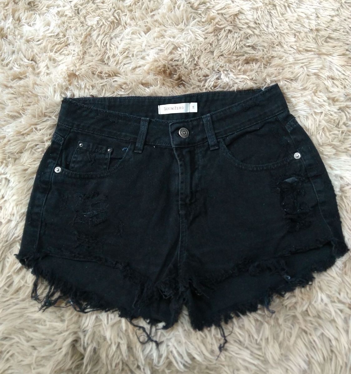 short jeans preto rasgado feminino