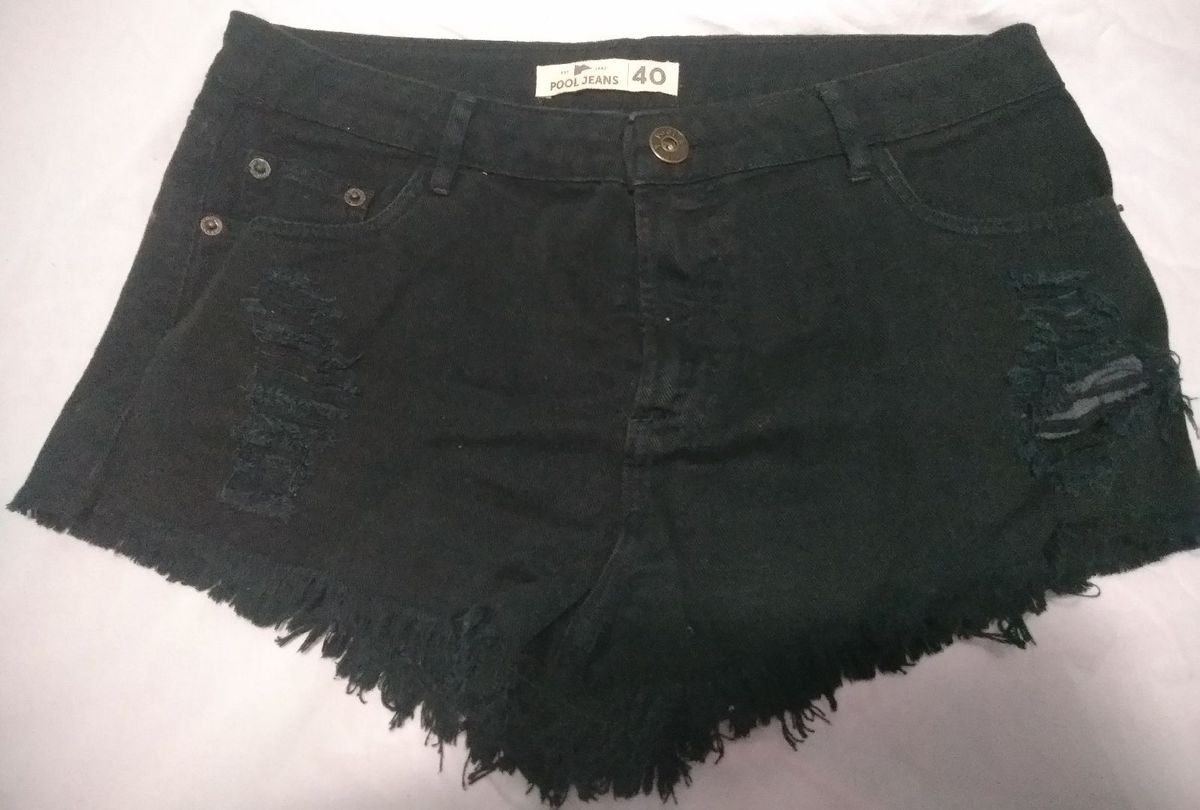 short jeans preto rasgado feminino