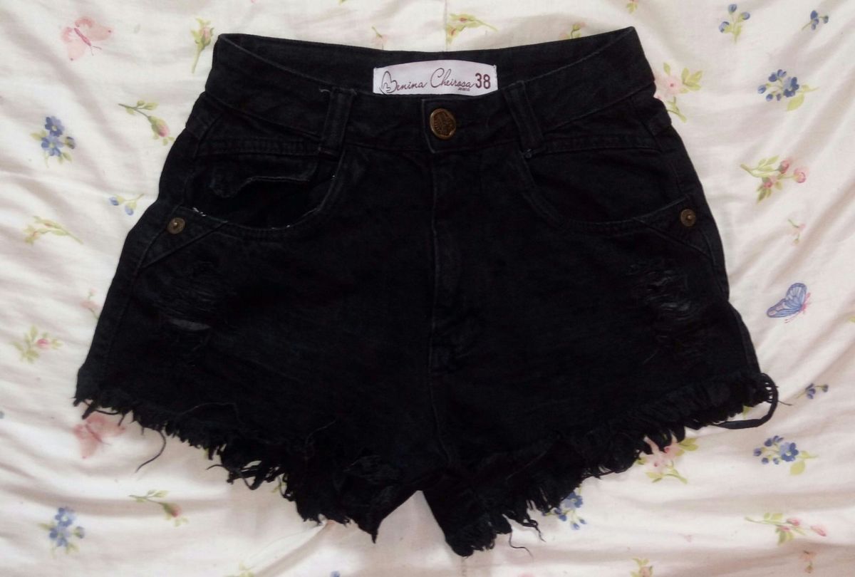 short preto rasgadinho