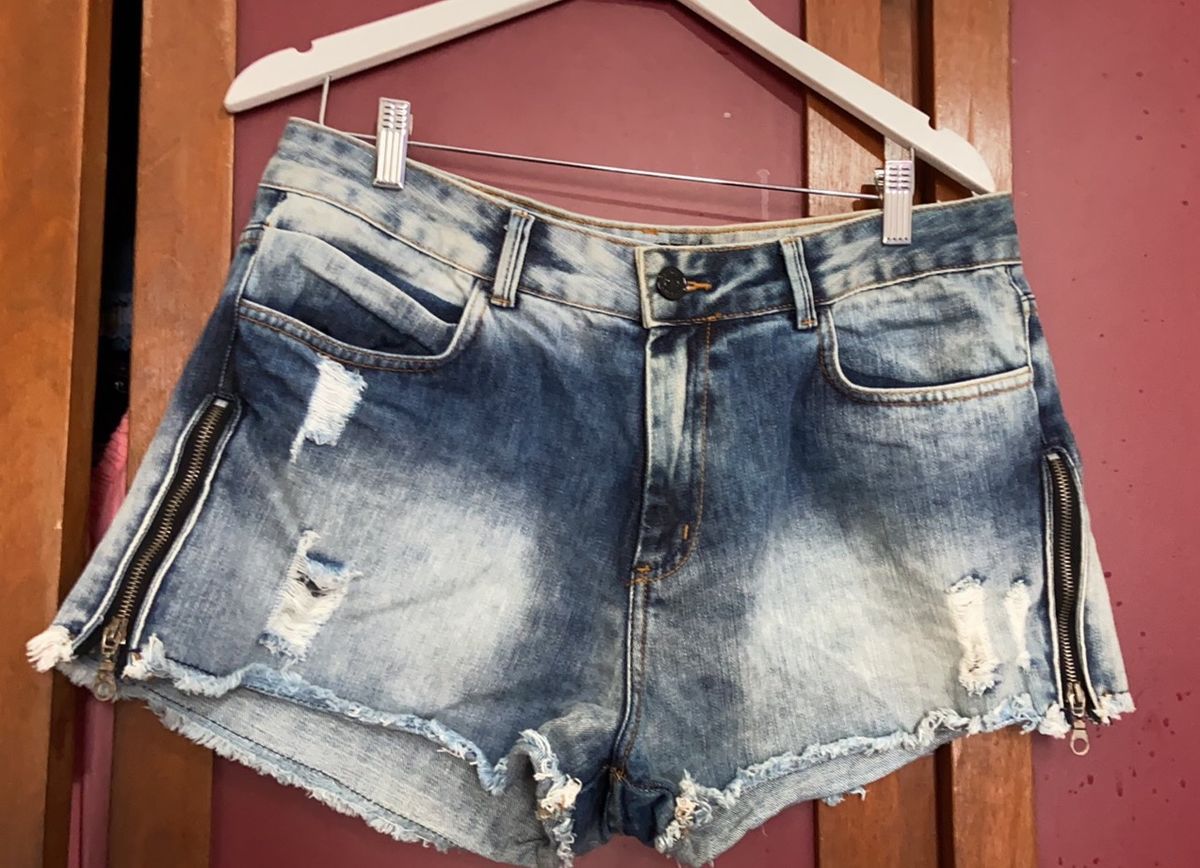 short jeans com ziper