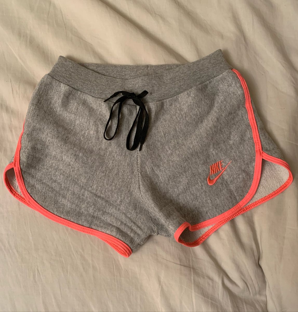 short feminino moletom nike