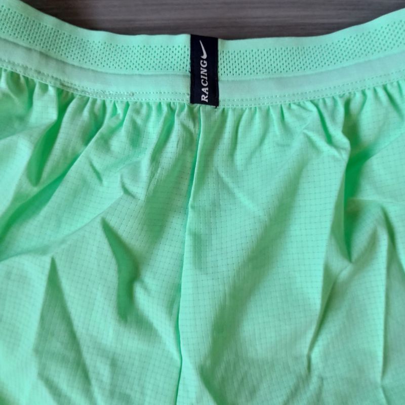 Shorts Nike AeroSwift - Feminino