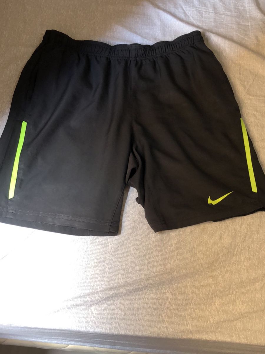 short nike verde