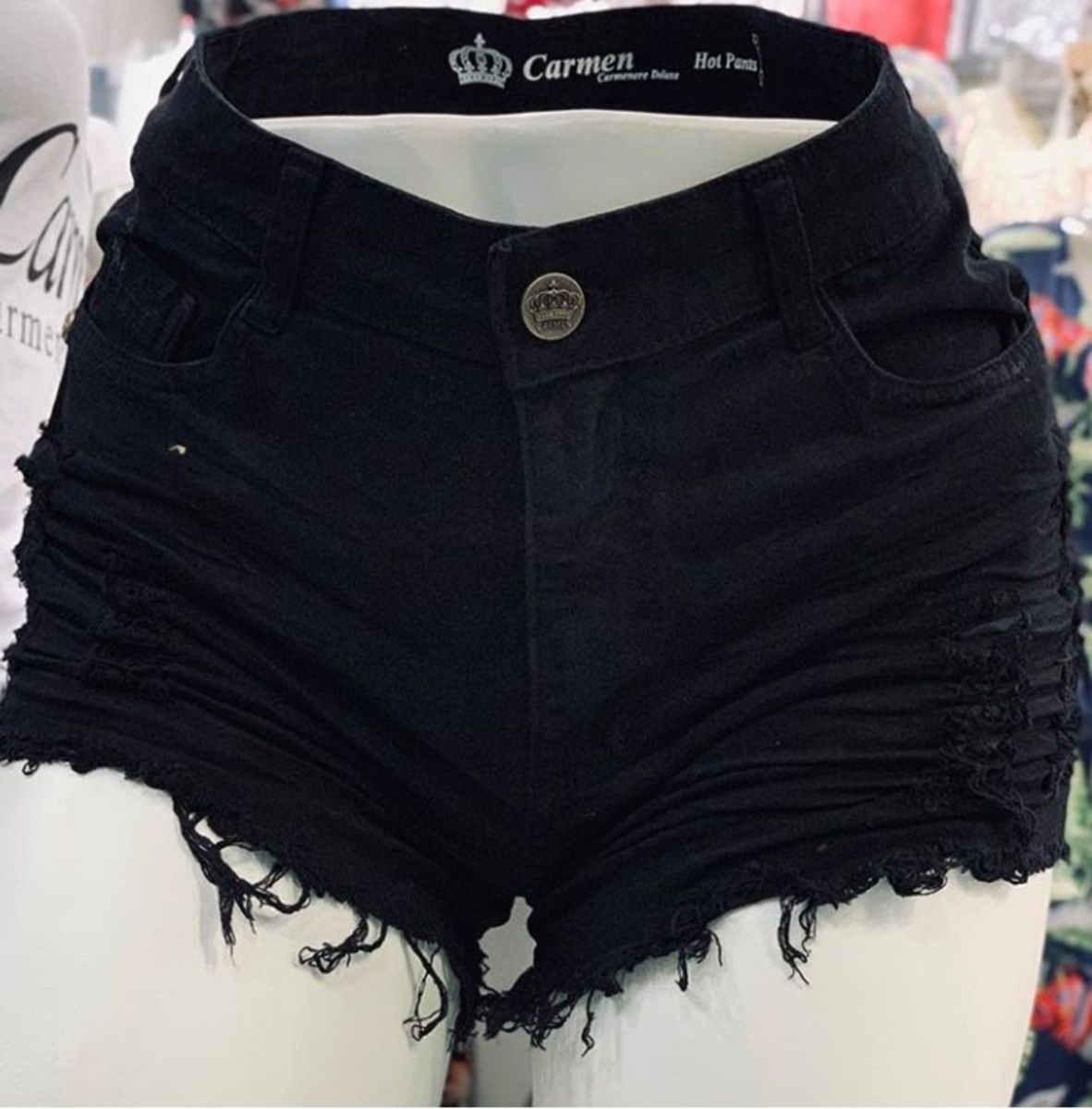 short jeans preto com cinto