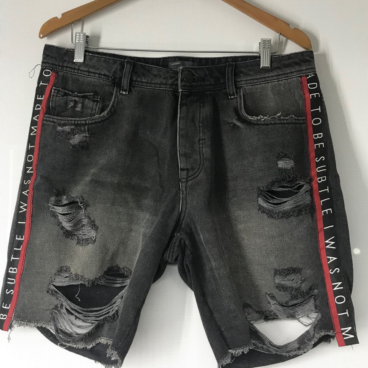 Short Preto Jeans Rasgado | Bermuda Masculina Zara Usado 86163206 | enjoei