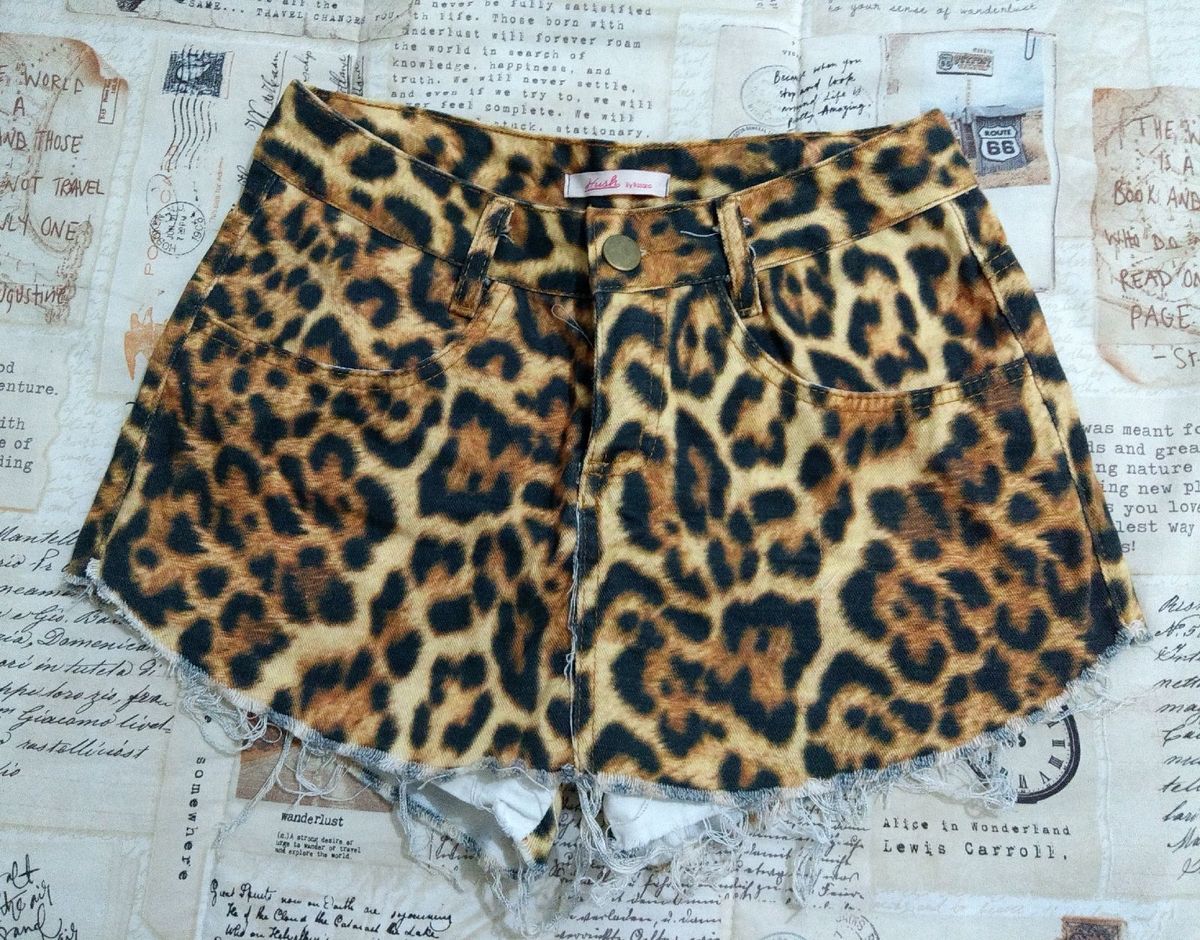 short saia animal print