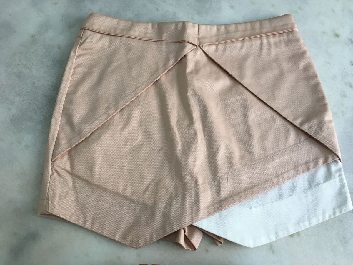 short saia nude