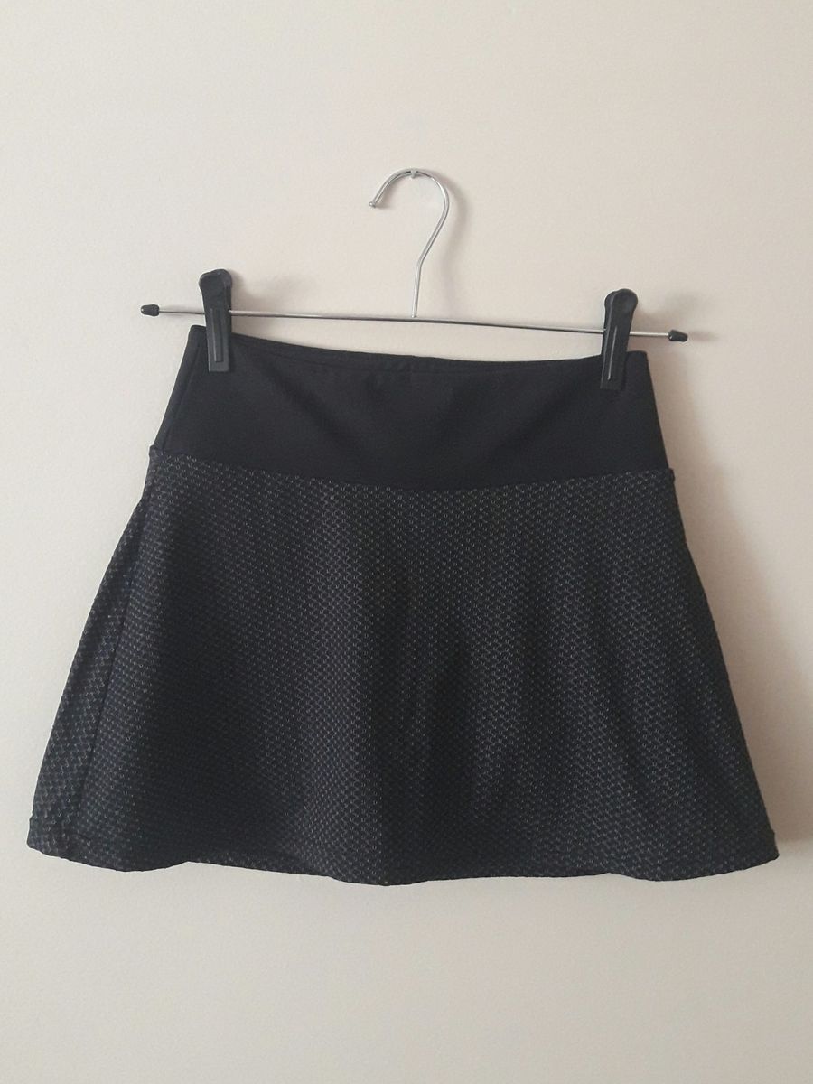 short saia de academia preto