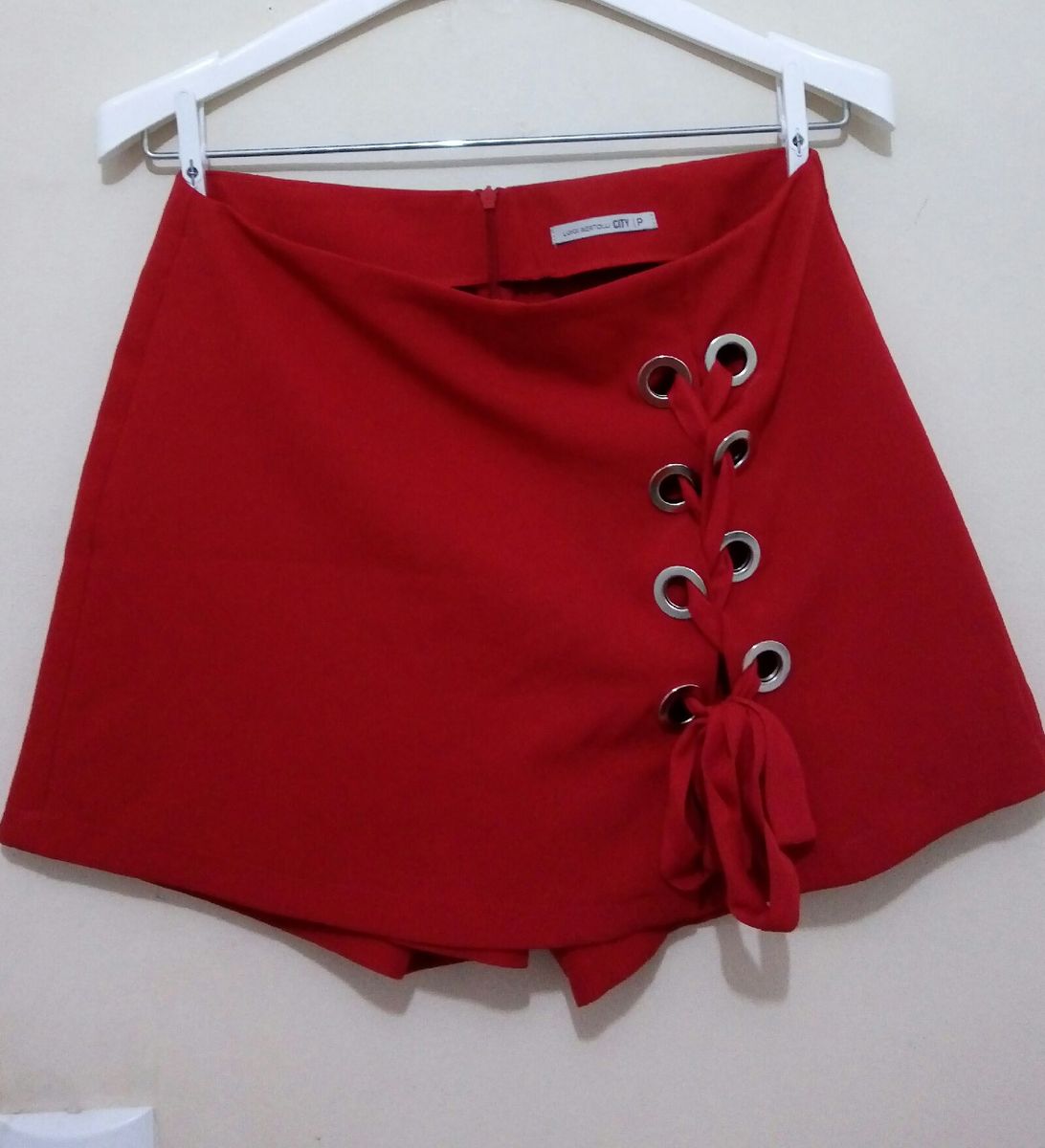 short saia vermelho