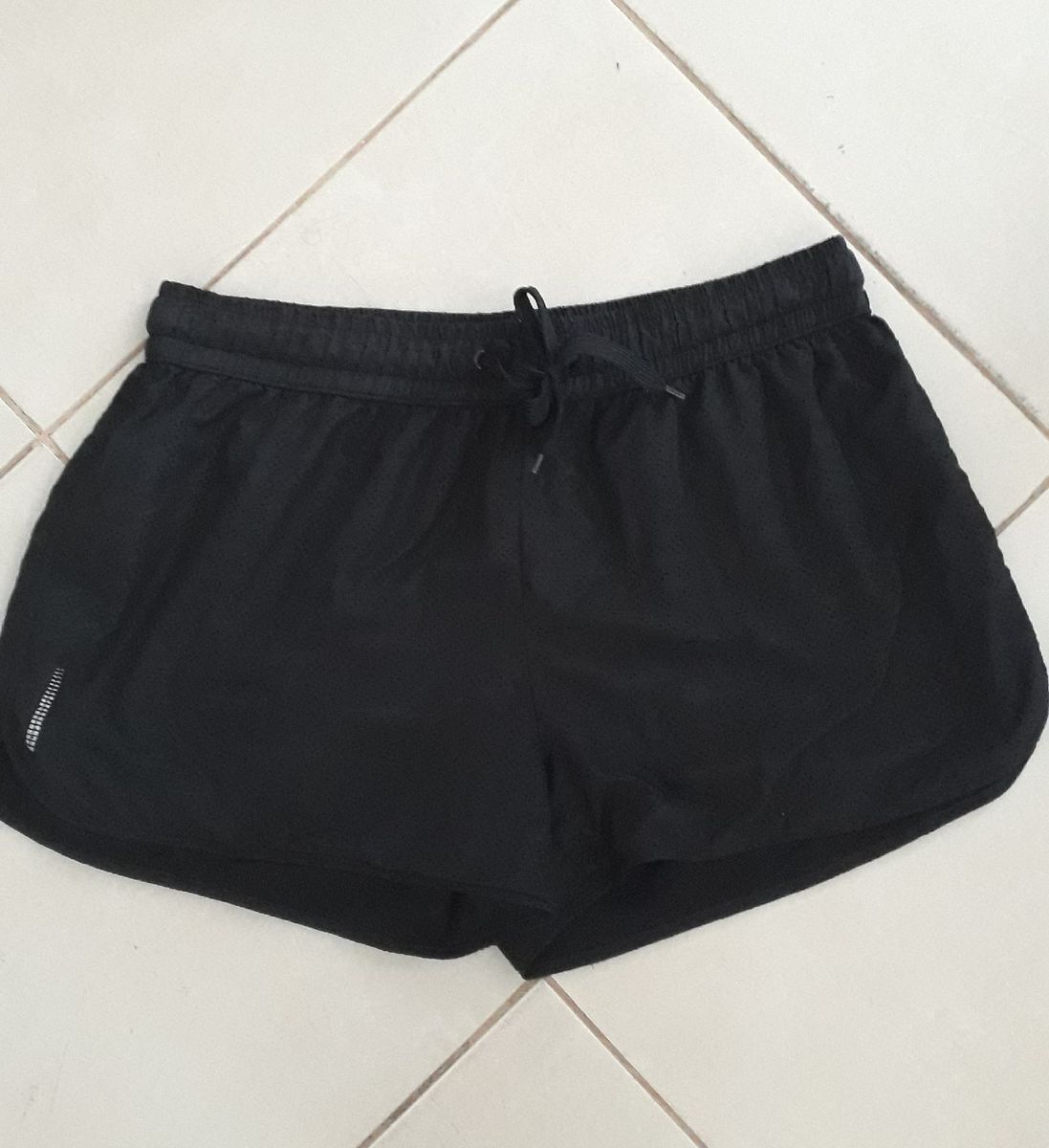 short tactel feminino adidas