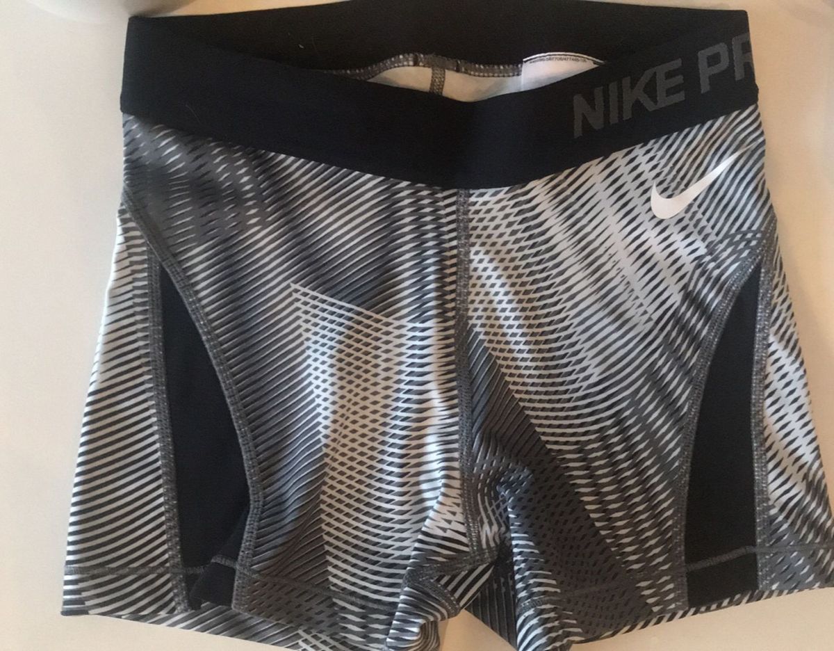 shorts crossfit feminino nike