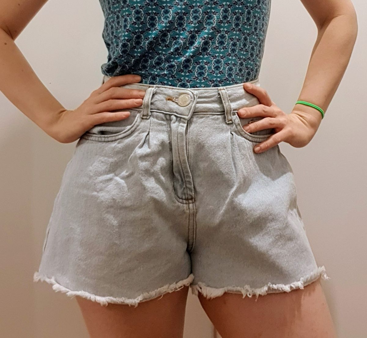 Short curto best sale cintura alta