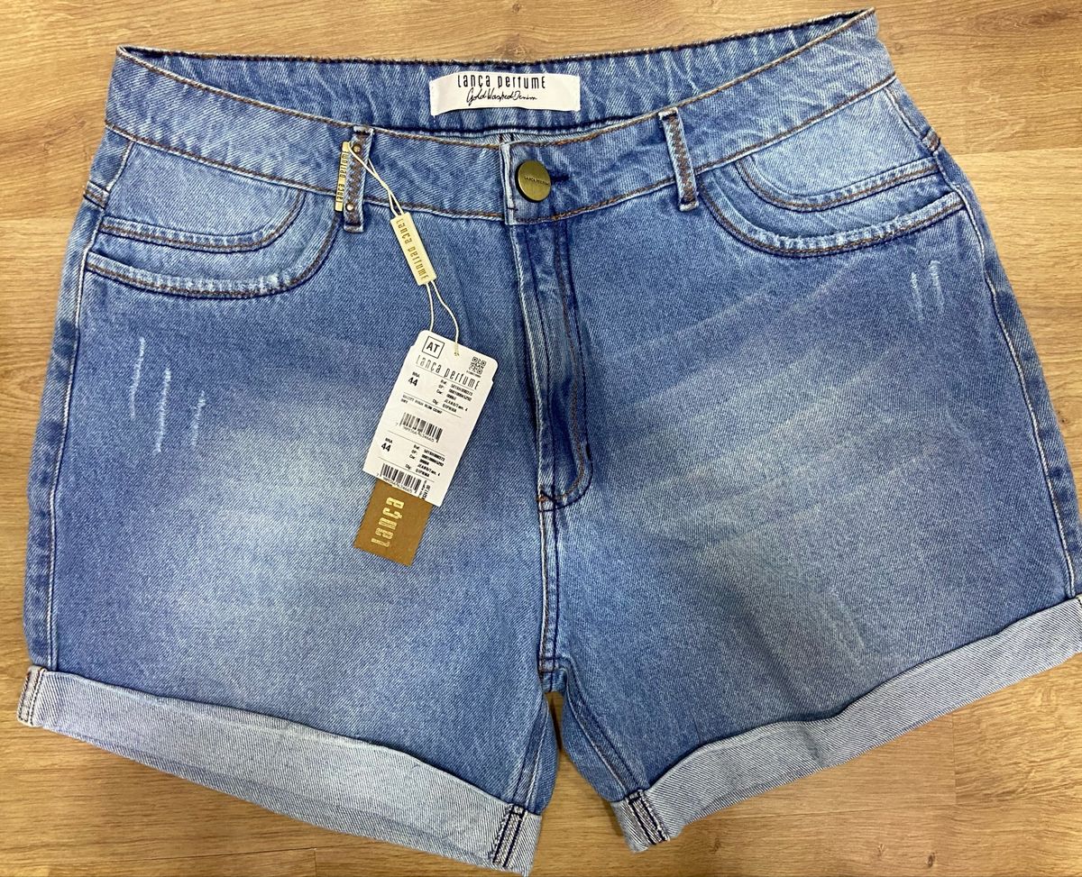 casaco com shorts jeans