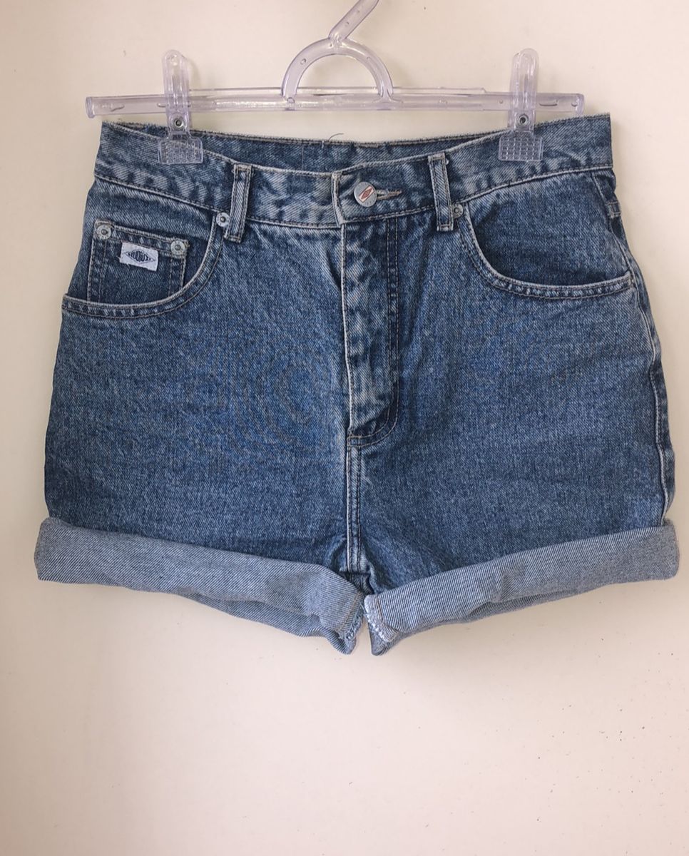shorts jeans vintage e de cós alto