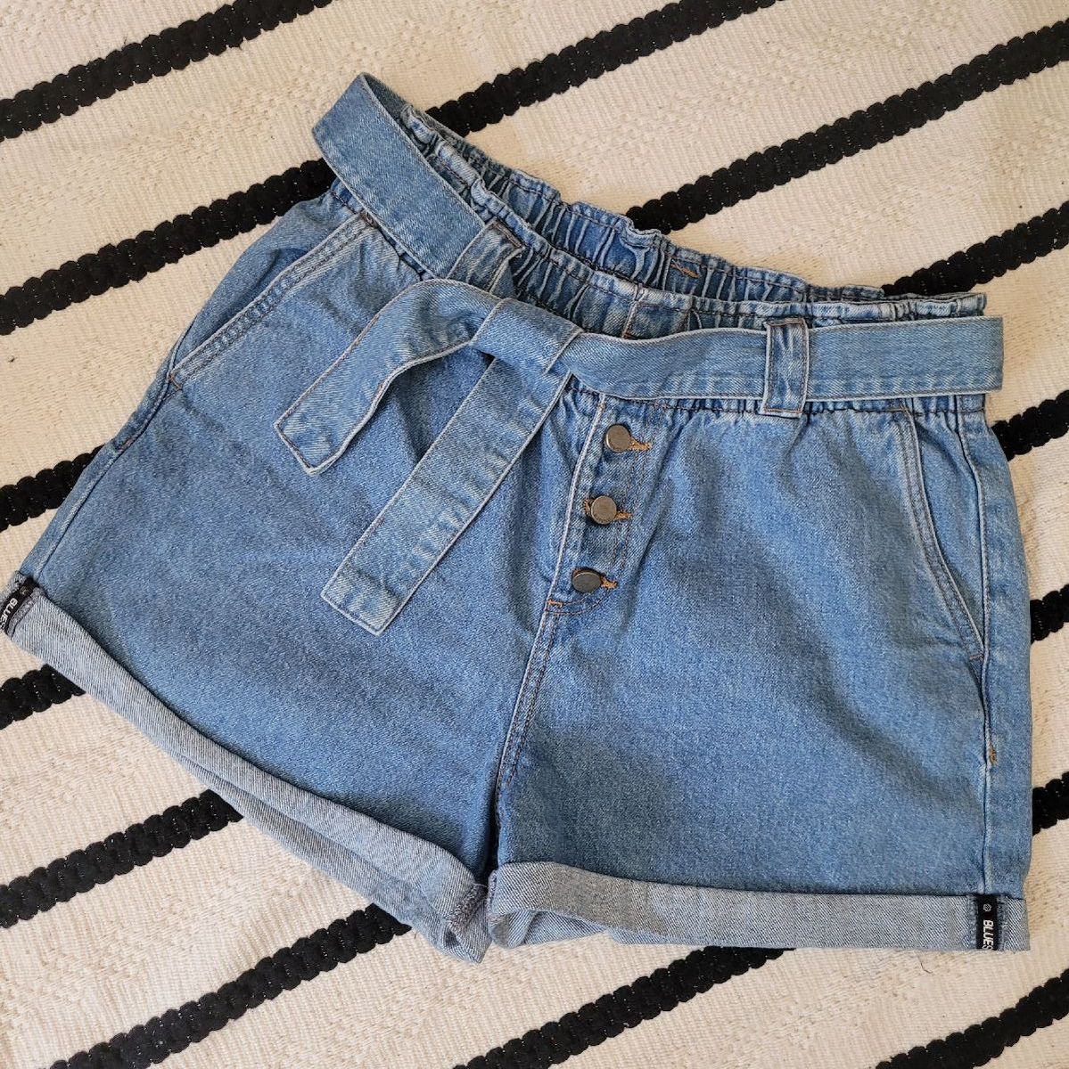 Short jeans feminino: essencial no guarda-roupa - Renner