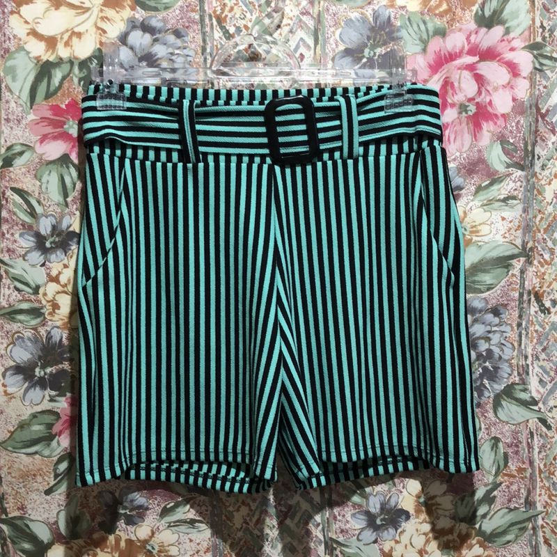 Shorts Listrado Verde Água  Shorts Feminino Nunca Usado 60556188