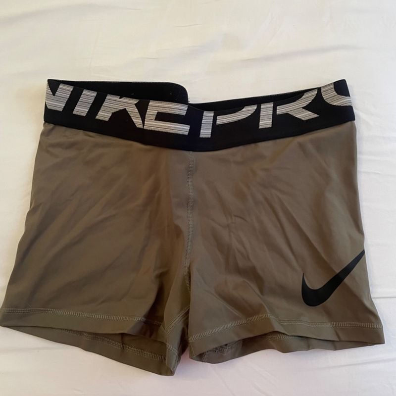 Calções Nike Pro para homem Verde