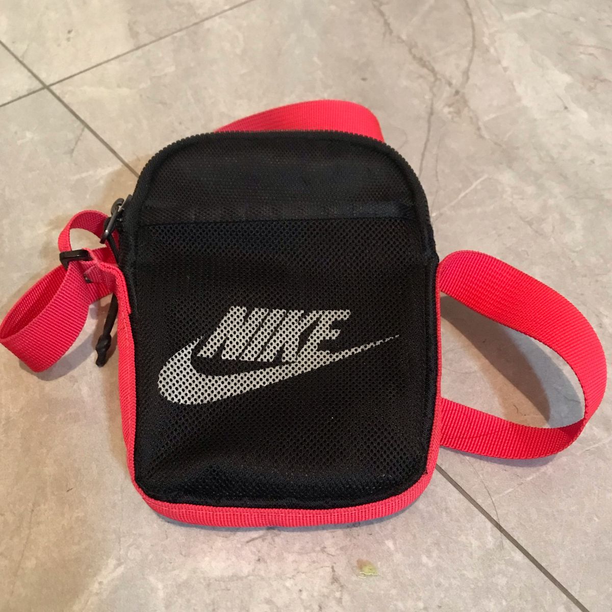 Shoulder Bag Nike Heritage S Smit Preta e Rosa Mala Shoulder Usado