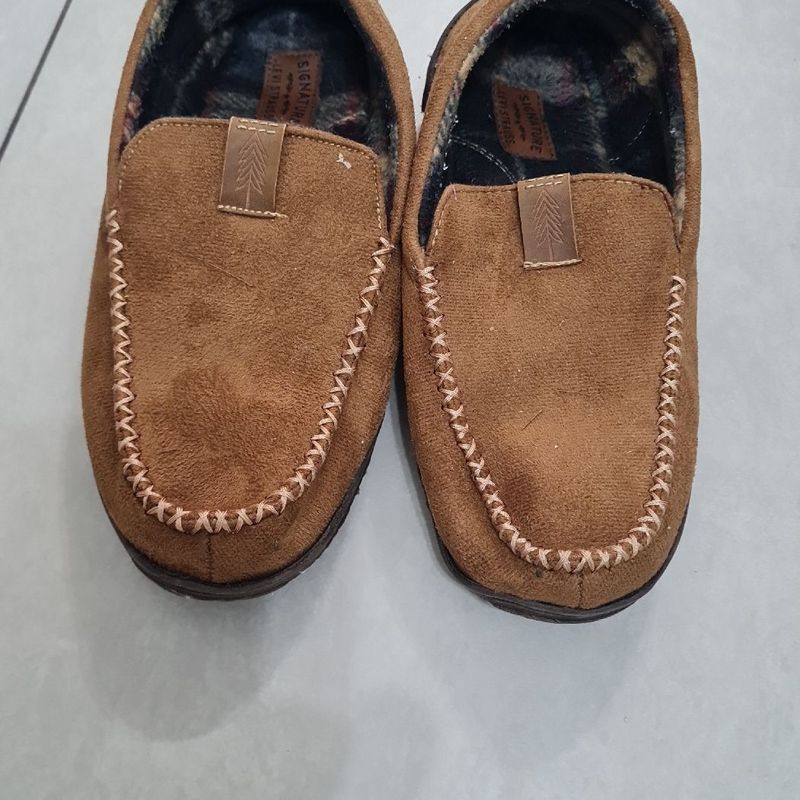 Signature by levi's clearance men's venetian moccasin slipper