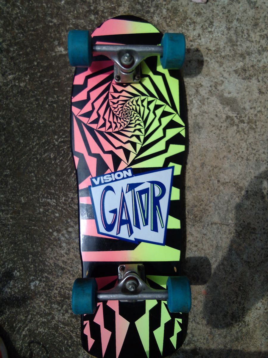 Skate Vision Mark Gator Old School com Eixo Truck e Rodas Bones Roupa
