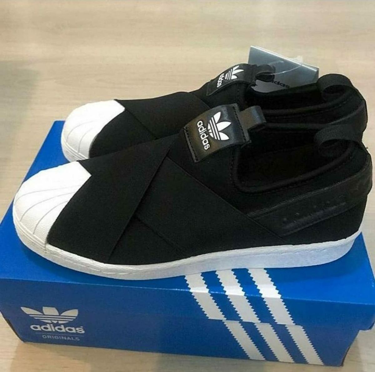 adidas slip on 37