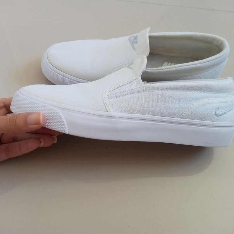 White nike sale slip on